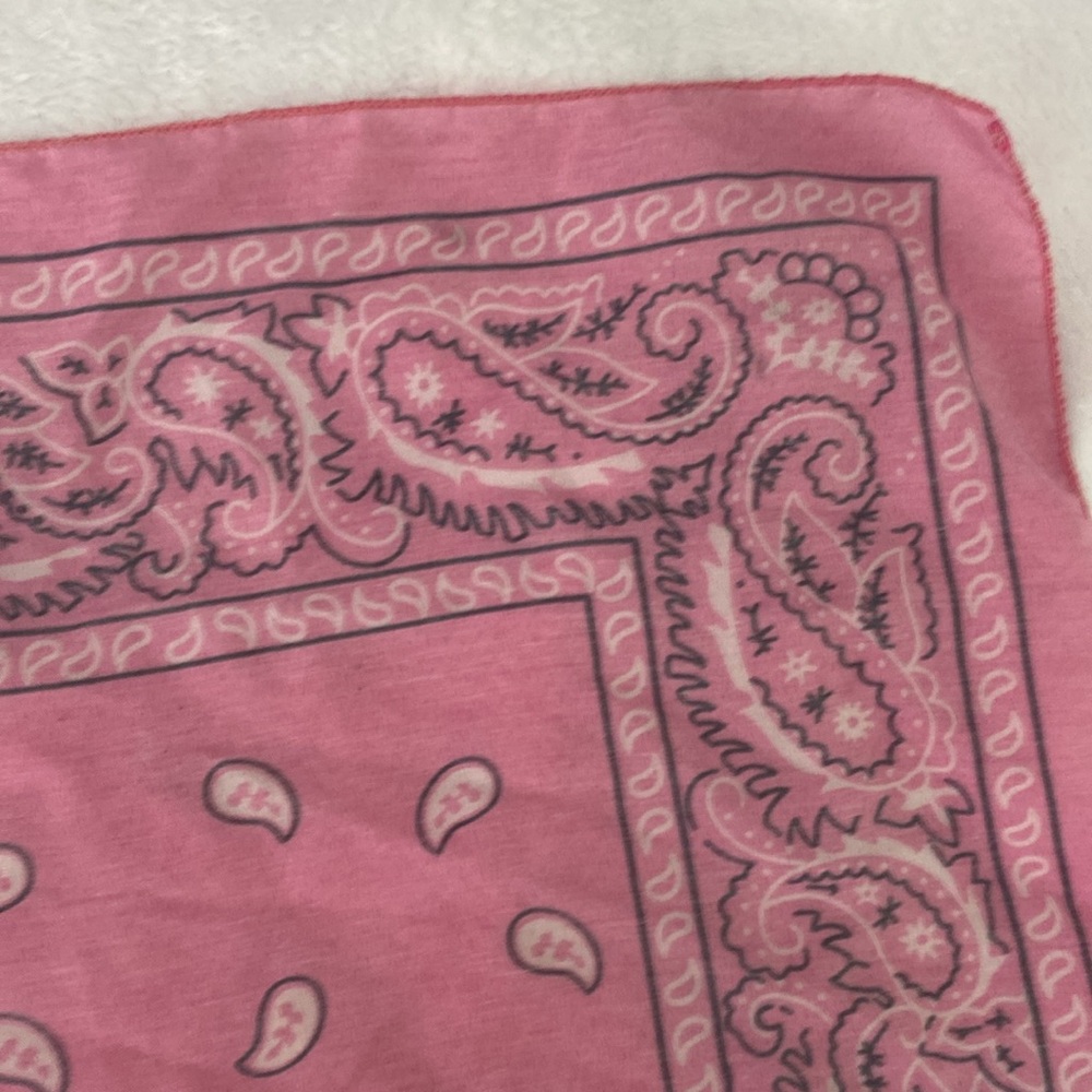 Pink and white paisley kerchief / bandana - Picture 14 of 17